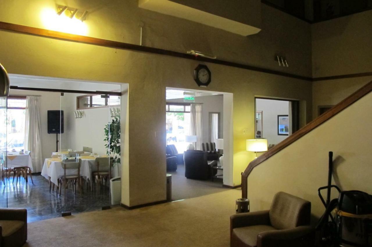 Hotel Emperador Necochea Bagian luar foto